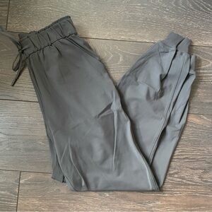 Stretch High Rise Jogger in Graphite Gray